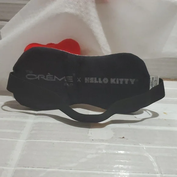 Hello Kitty White Plush Eye Mask with Red Bow - Picture 3 of 8